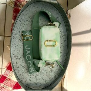 Used slightly worn Marc Jacob’s purse. I purchased from someone on another app